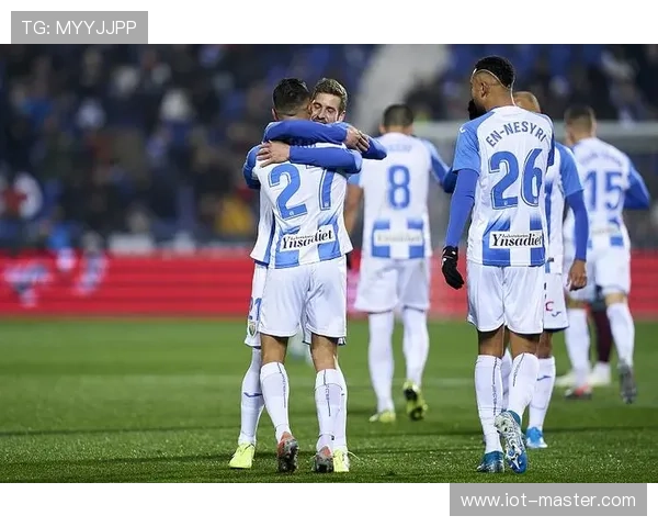 格纳布里助力国家队重返胜利轨道，状态回暖引发关注