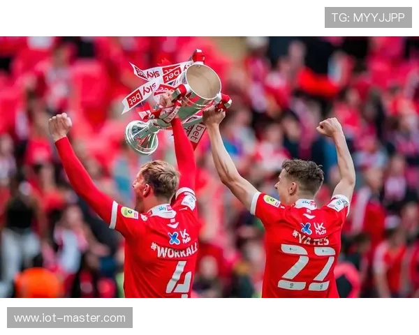 诺丁汉森林进攻套路解析：战术体系与近期表现走势