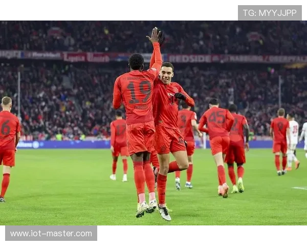 穆西亚拉 vs 萨内:进攻核心角色与战术适配性对比 穆西亚拉 vs 萨内:进攻核心角色与战术适配性对比