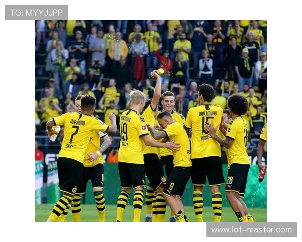 多特蒙德关键战表现波动,问题在高强度对抗中被放大 多特蒙德关键战表现波动,问题在高强度对抗中被放大