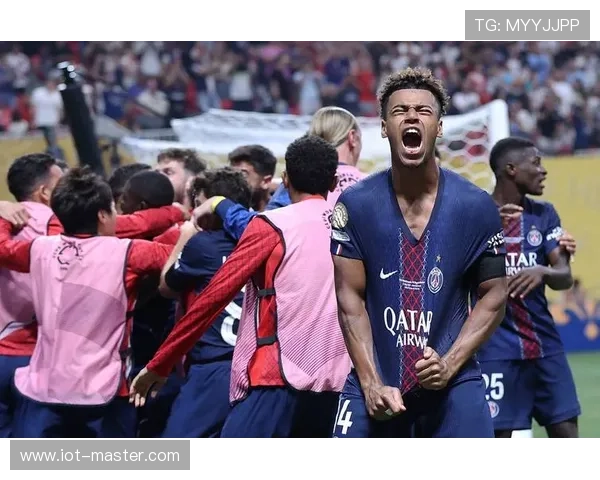 巴黎圣日耳曼防线频频被打穿,体系漏洞成当前防守困境主因 巴黎圣日耳曼防线频频被打穿,体系漏洞成当前防守困境主因