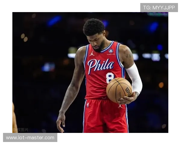 保罗·乔治的厨房里连盐都不放，自律到让人怀疑他是不是机器人